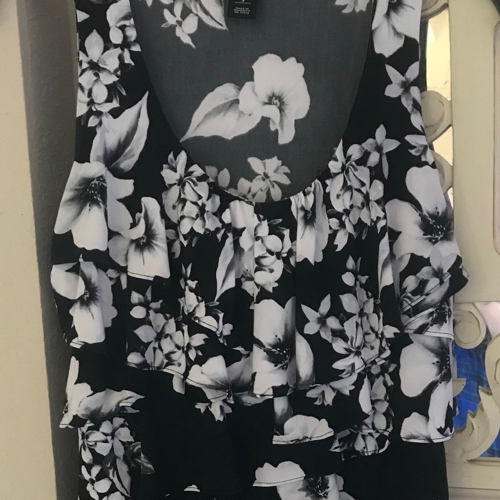 White House Black Market Ruffled Floral Tank